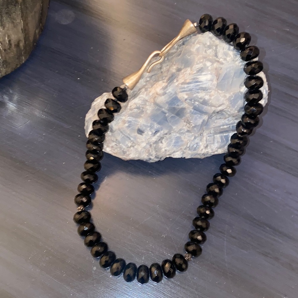 EXEX Genuine Black Onyx Gemstone Necklace with Sterling Silver Clasp and detail